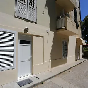 Street And Guest house Zadar