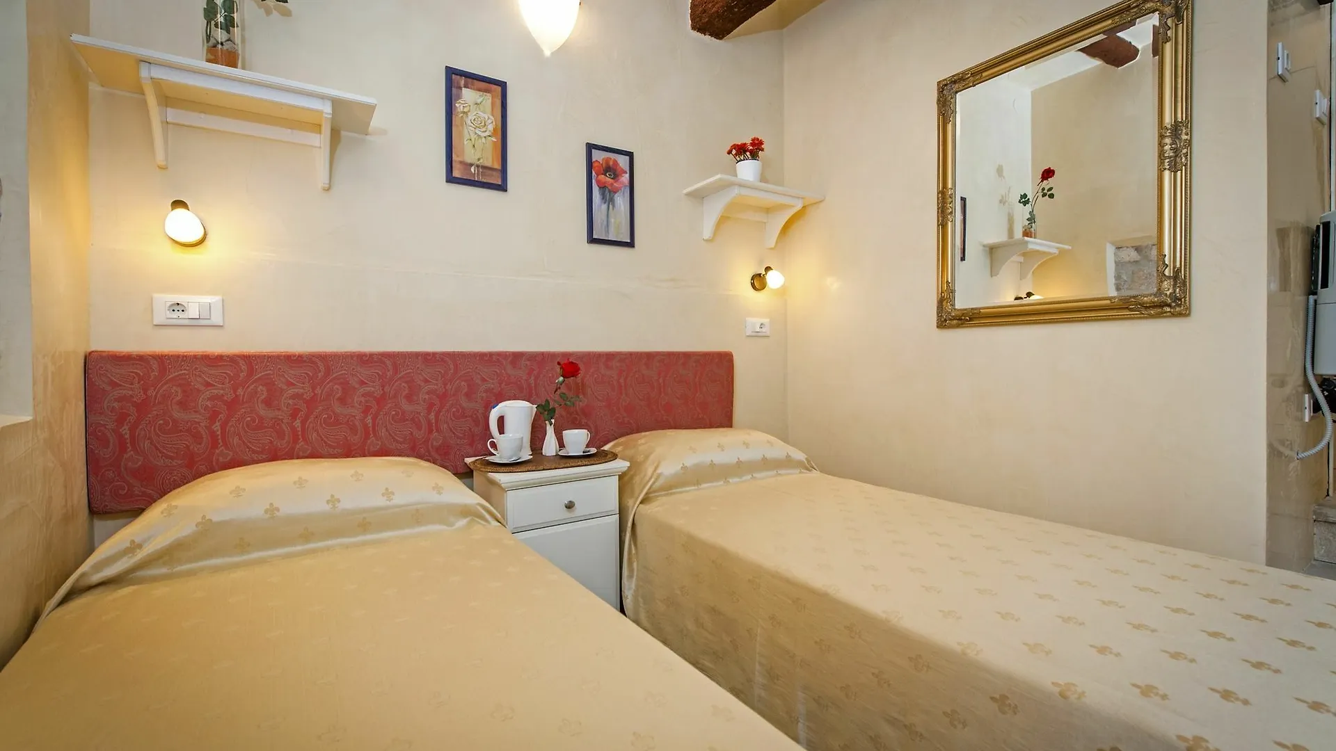 Guest House Sotto I Volti Centro Storico Rovinj 3*,  Kroatië